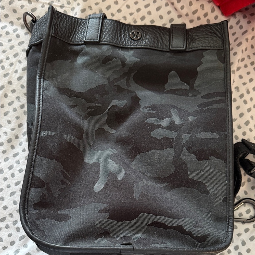lululemon athletica Black & Charcoal Camo Messenger Bag
